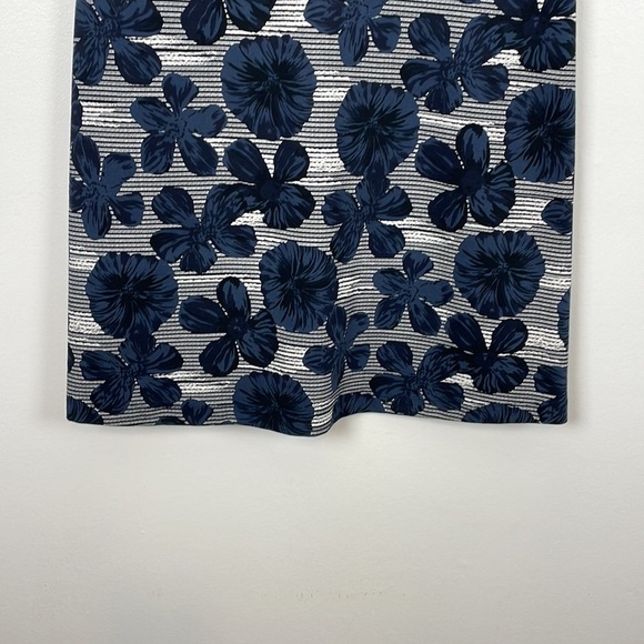 Ann Taylor sleeveless dress women size 8 flower print V neck A Line zip closure - Picture 2 of 8